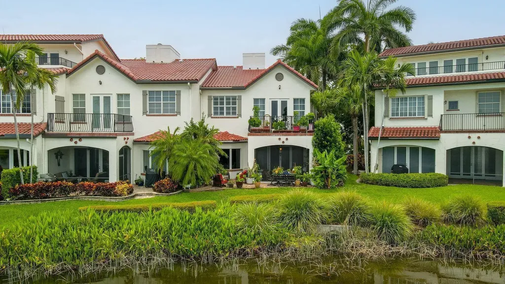 1527 Estuary Trail Delray Beach FL 33483