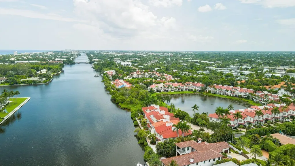 1527 Estuary Trail Delray Beach FL 33483