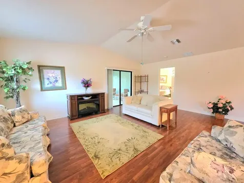 17 San Felipe Fort Pierce FL 34951
