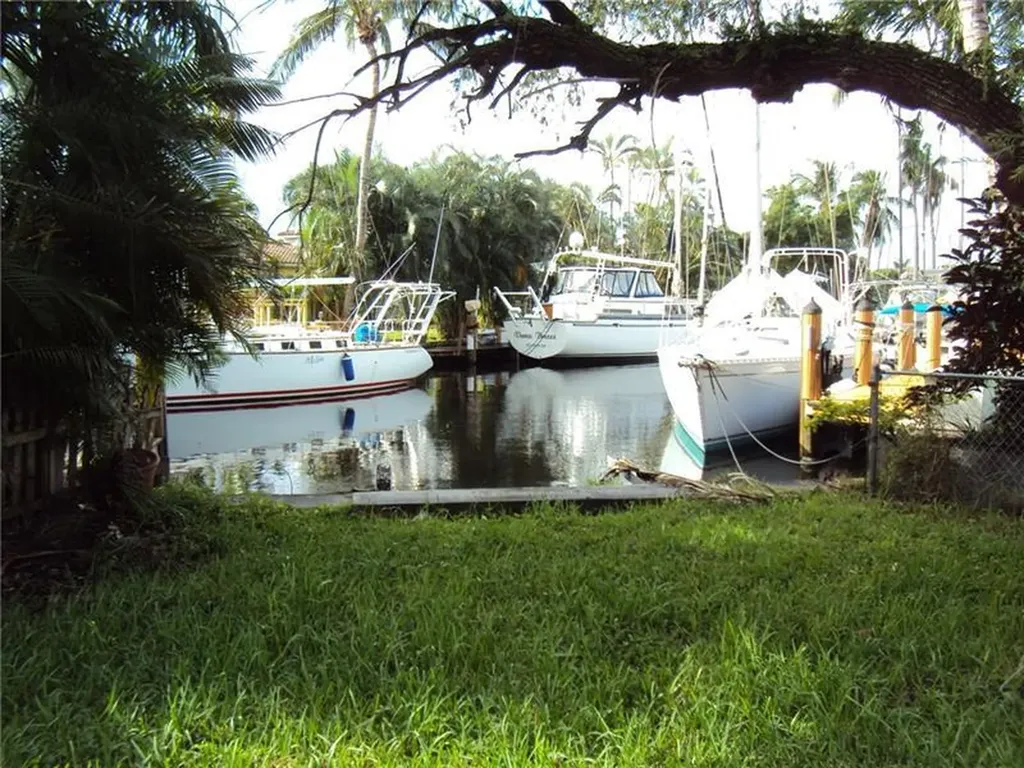 900 Guava Isle Fort Lauderdale FL 33315