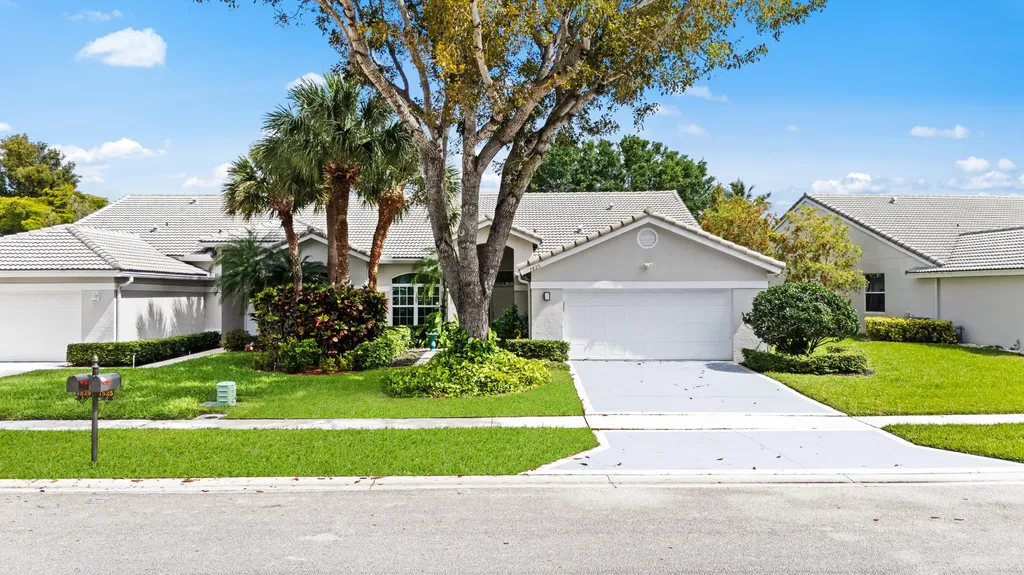 7825 Aberdeen Lakes Drive Boynton Beach FL 33472