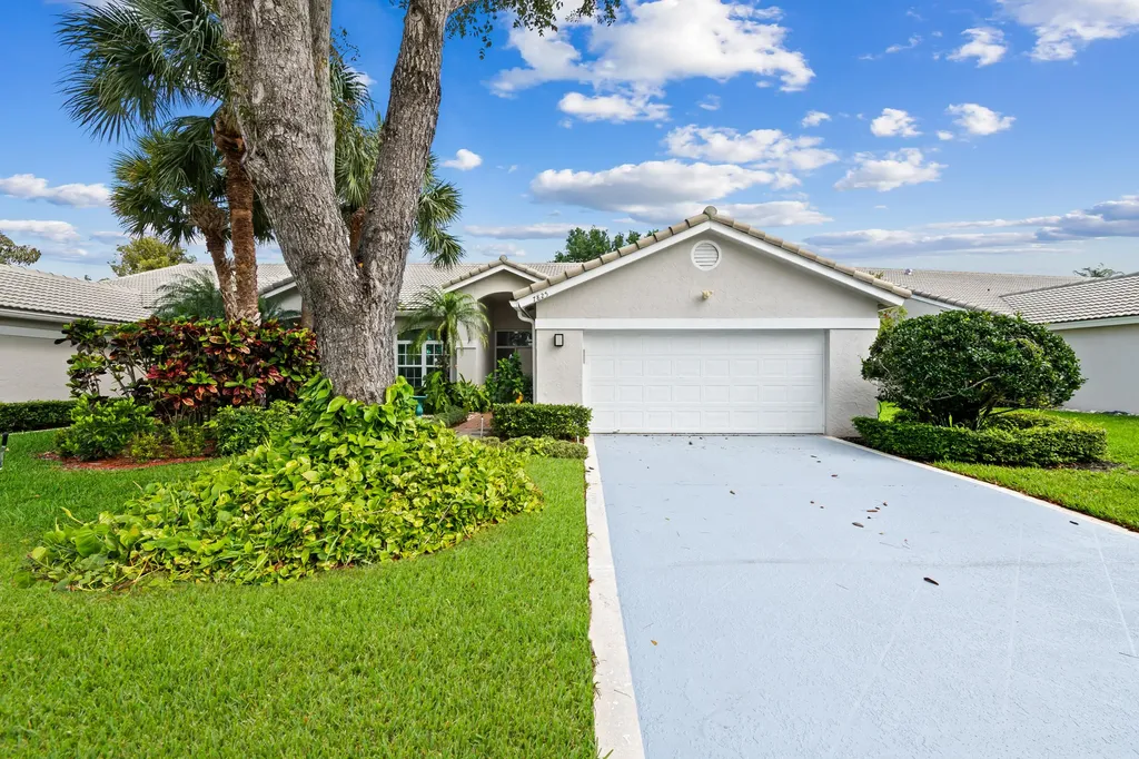 7825 Aberdeen Lakes Drive Boynton Beach FL 33472
