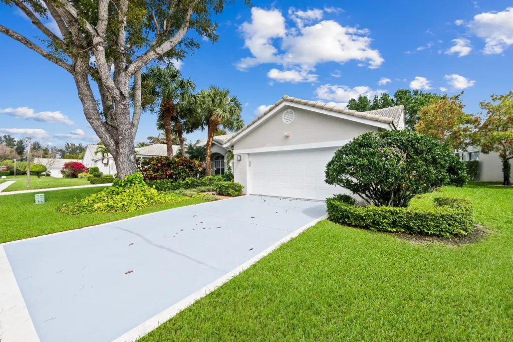 7825 Aberdeen Lakes Drive Boynton Beach FL 33472