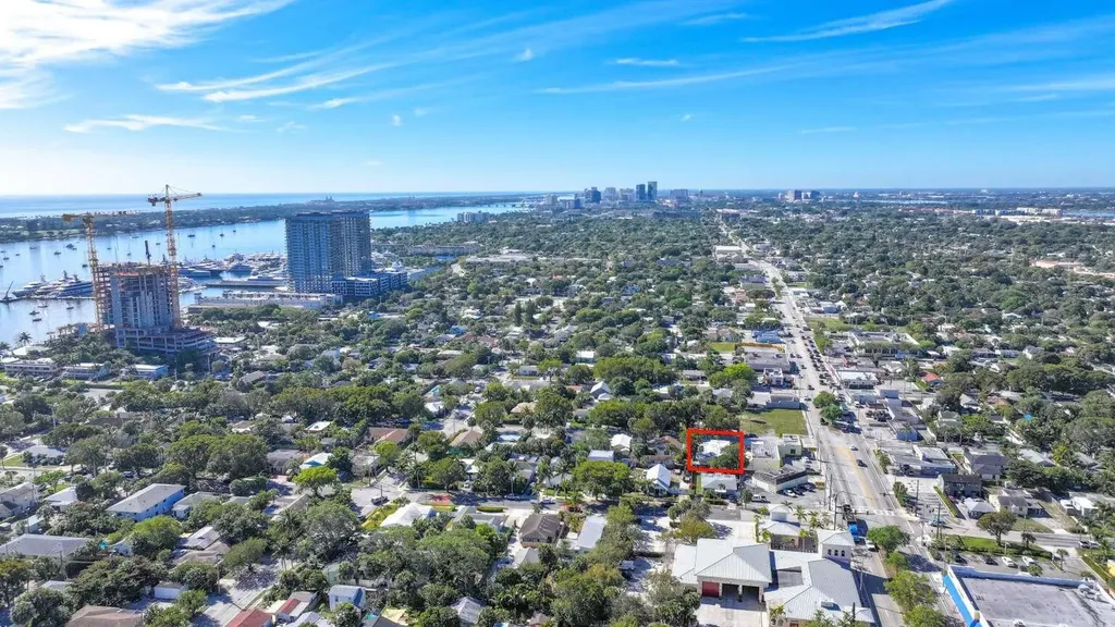 527 48th Street West Palm Beach FL 33407