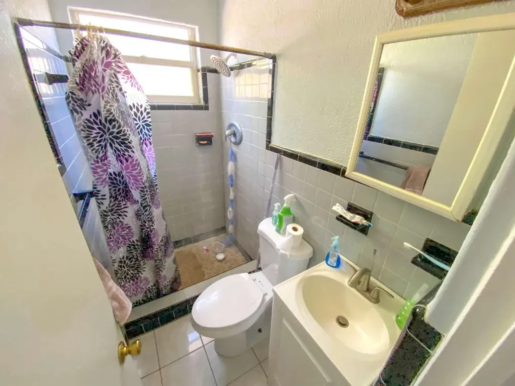 527 48th Street West Palm Beach FL 33407