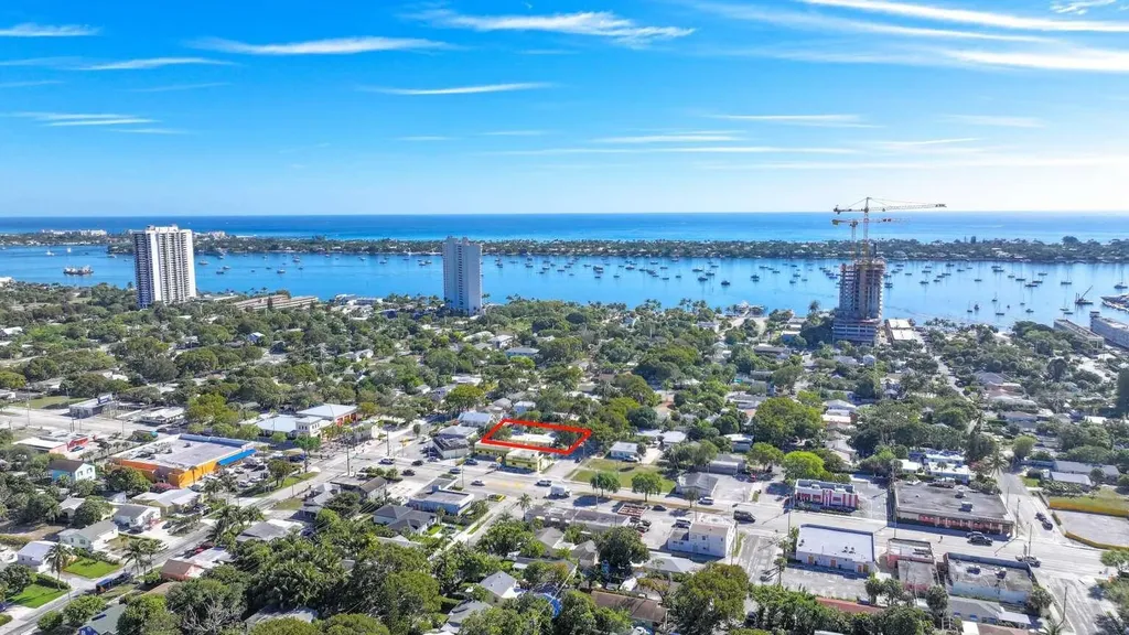 527 48th Street West Palm Beach FL 33407