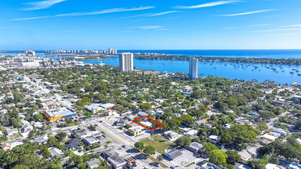 527 48th Street West Palm Beach FL 33407