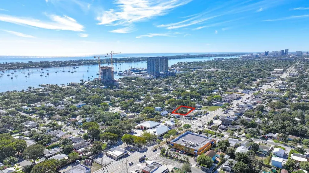 527 48th Street West Palm Beach FL 33407