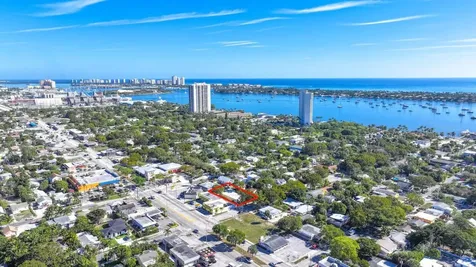 527 48th Street West Palm Beach FL 33407