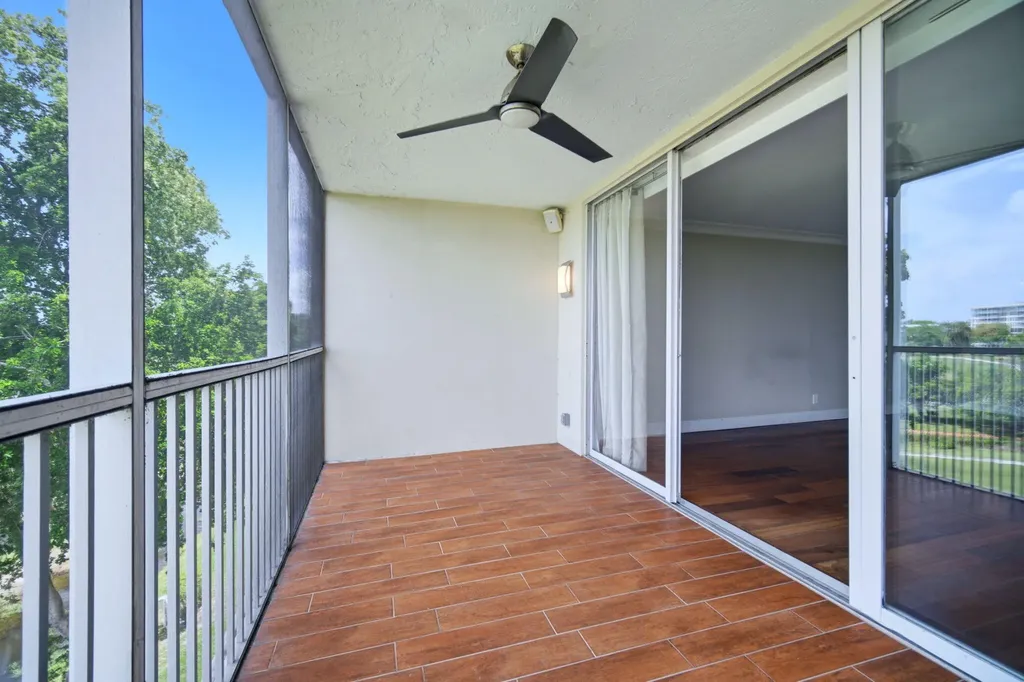2901 S Palm Aire Drive Pompano Beach FL 33069