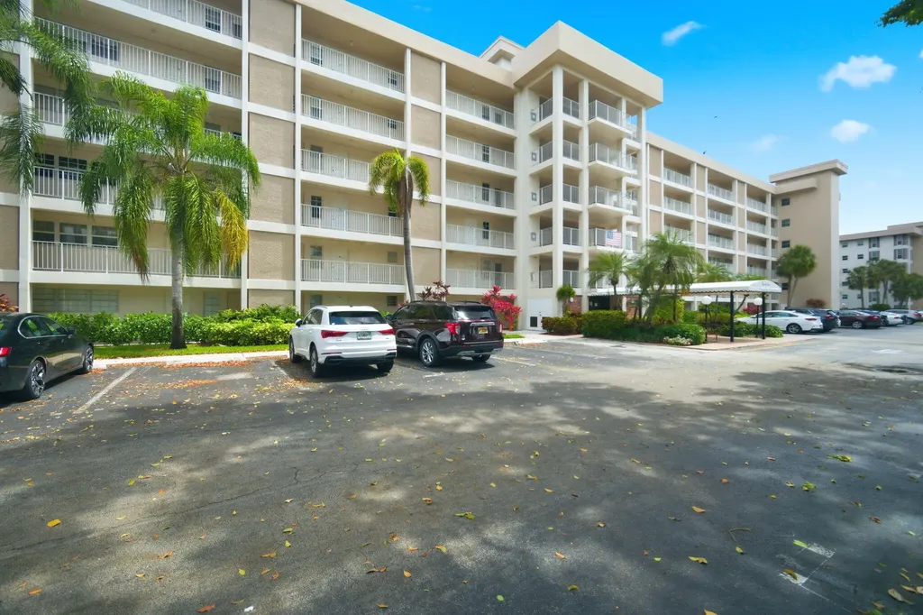 2901 S Palm Aire Drive Pompano Beach FL 33069