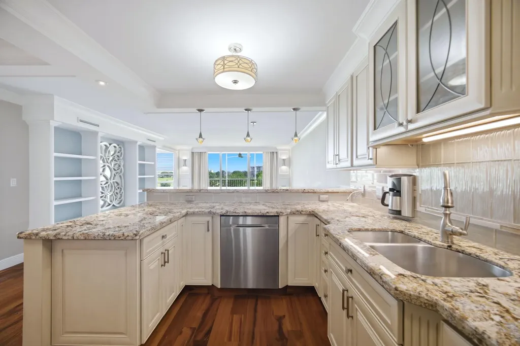 2901 S Palm Aire Drive Pompano Beach FL 33069