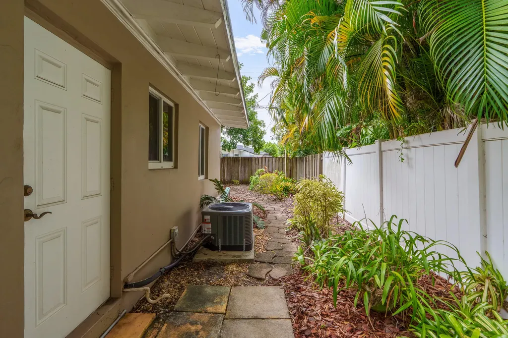 1617 NE 8th Avenue Fort Lauderdale FL 33305