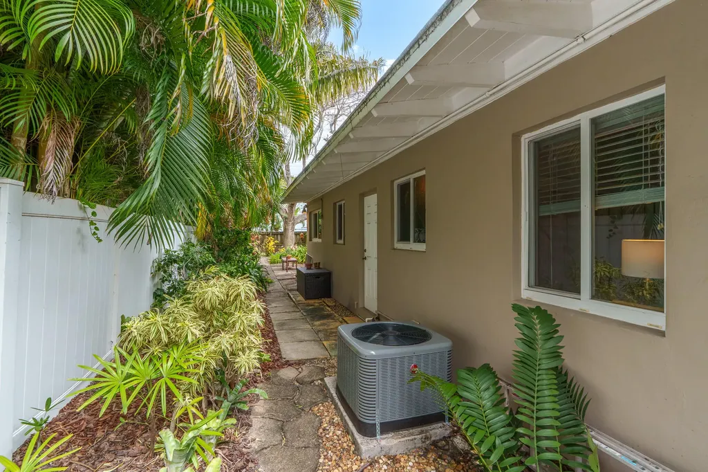 1617 NE 8th Avenue Fort Lauderdale FL 33305