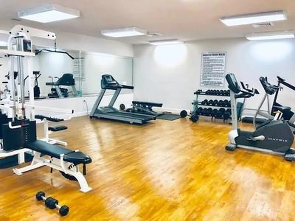 512 Gardens Drive Pompano Beach FL 33069