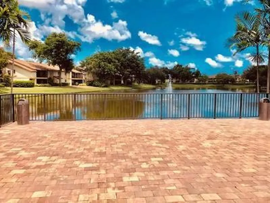 512 Gardens Drive Pompano Beach FL 33069