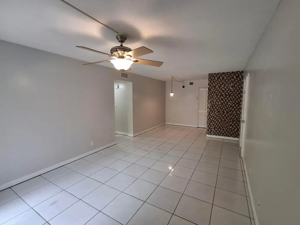 512 Gardens Drive Pompano Beach FL 33069