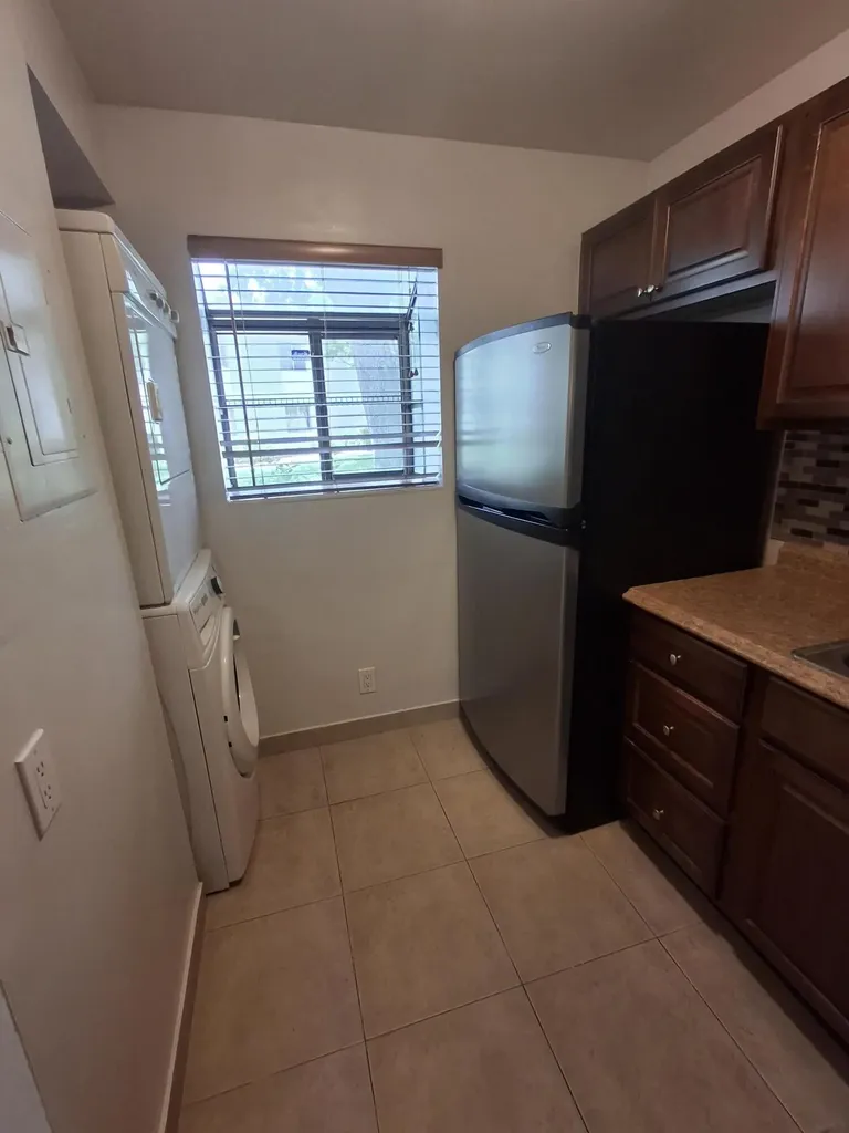 512 Gardens Drive Pompano Beach FL 33069