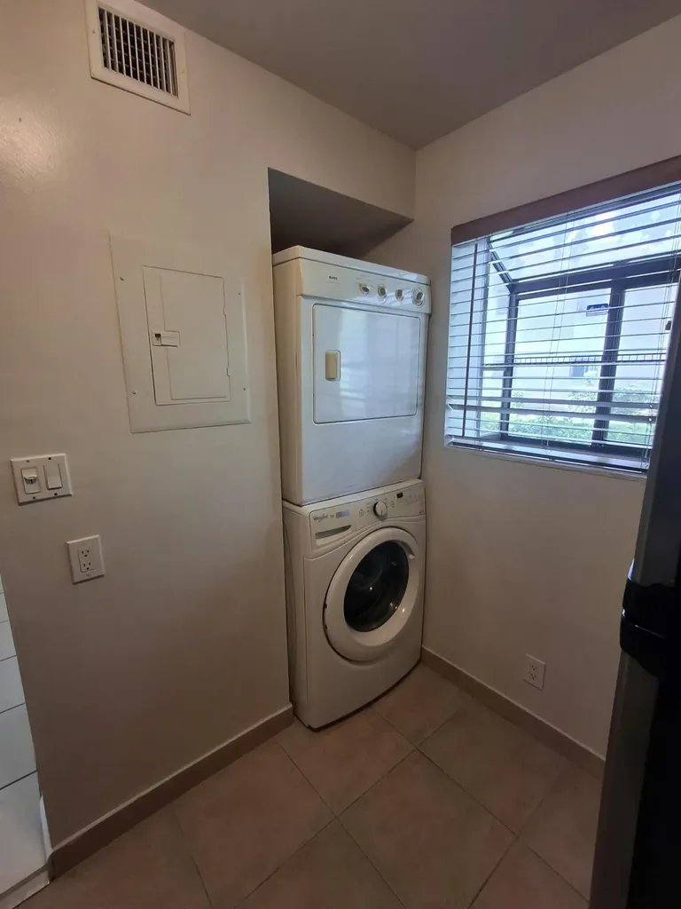 512 Gardens Drive Pompano Beach FL 33069
