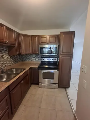 512 Gardens Drive Pompano Beach FL 33069