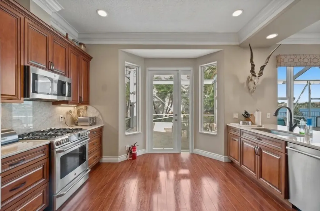 923 Augusta Pointe Drive Palm Beach Gardens FL 33418