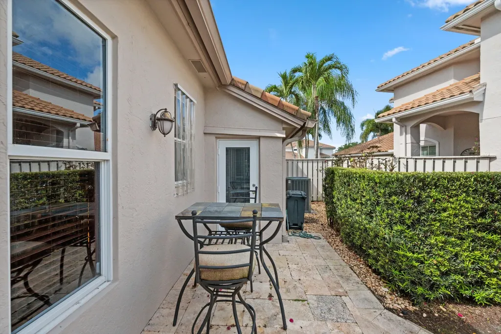 923 Augusta Pointe Drive Palm Beach Gardens FL 33418
