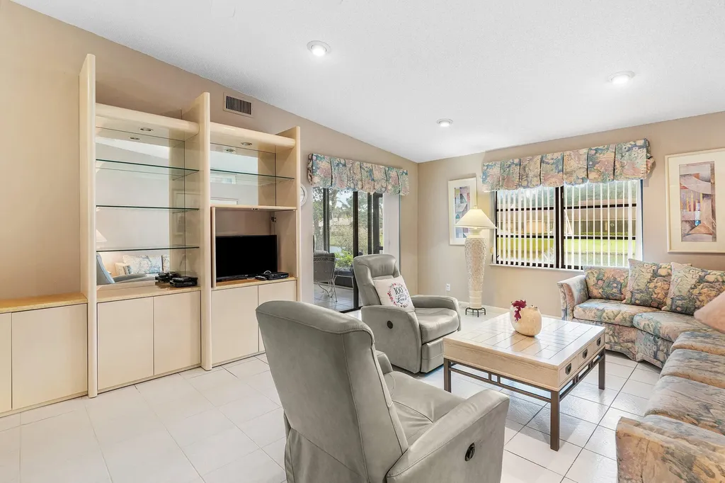 8298 Springlake Drive Boca Raton FL 33496