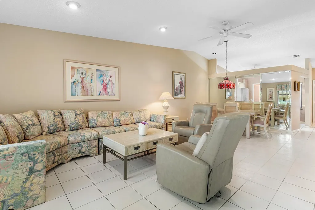 8298 Springlake Drive Boca Raton FL 33496