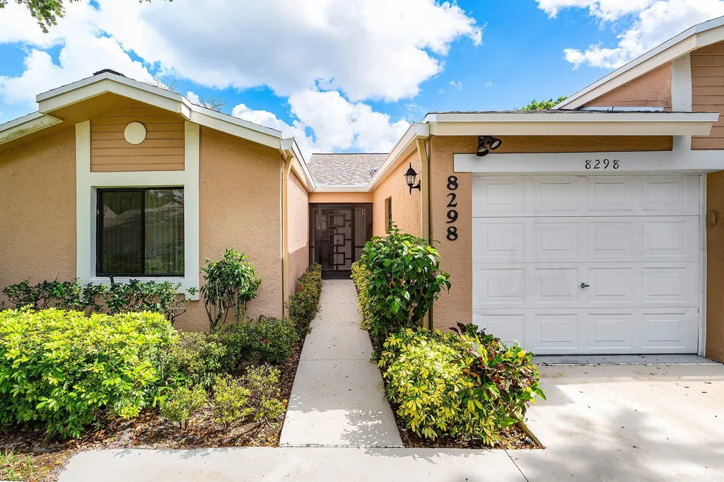 8298 Springlake Drive Boca Raton FL 33496