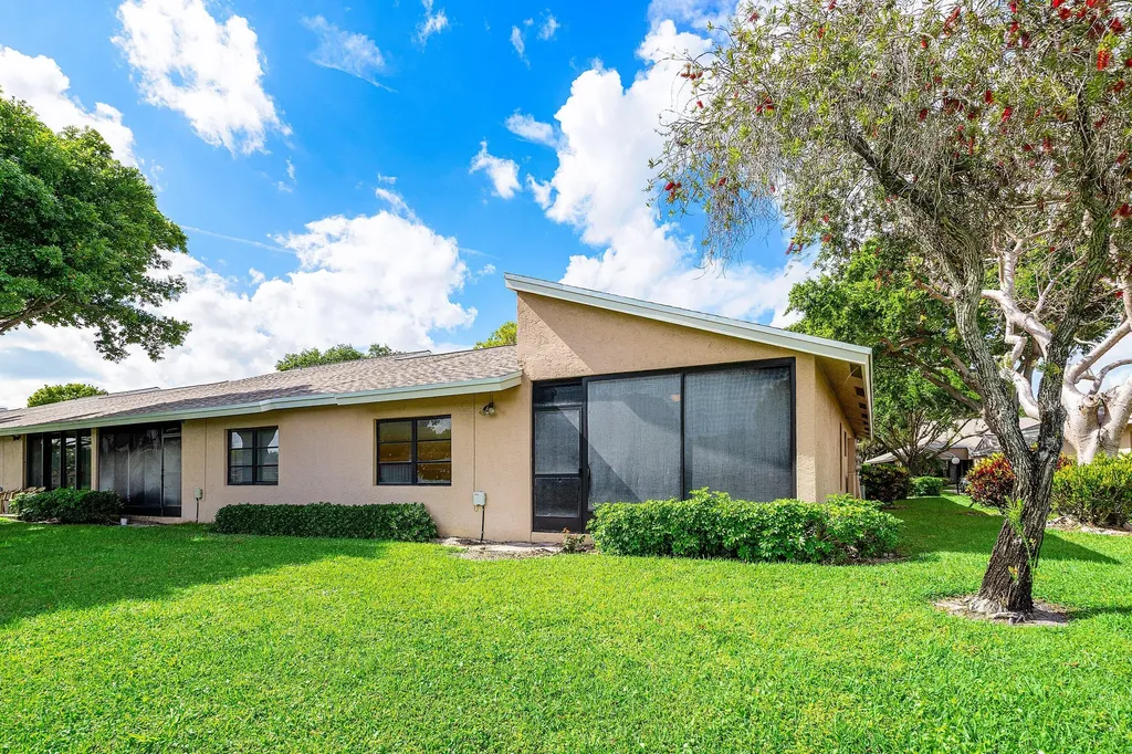 8298 Springlake Drive Boca Raton FL 33496