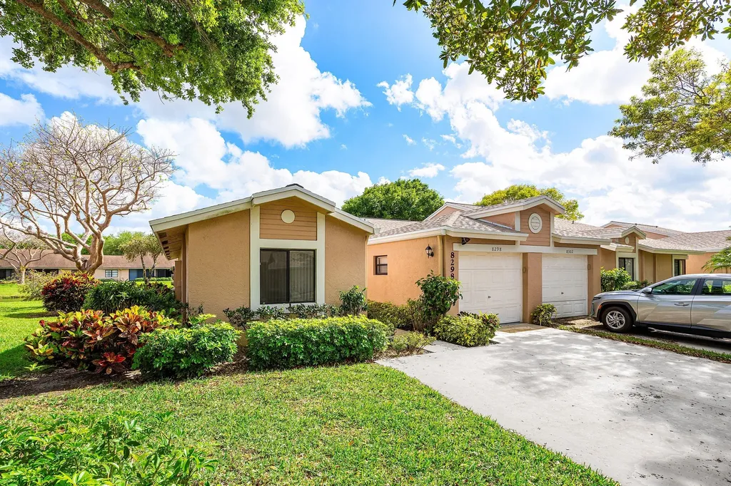 8298 Springlake Drive Boca Raton FL 33496