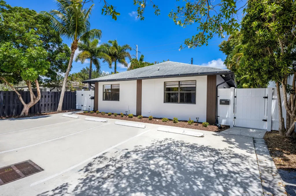 1236 NE 12th Avenue Fort Lauderdale FL 33304