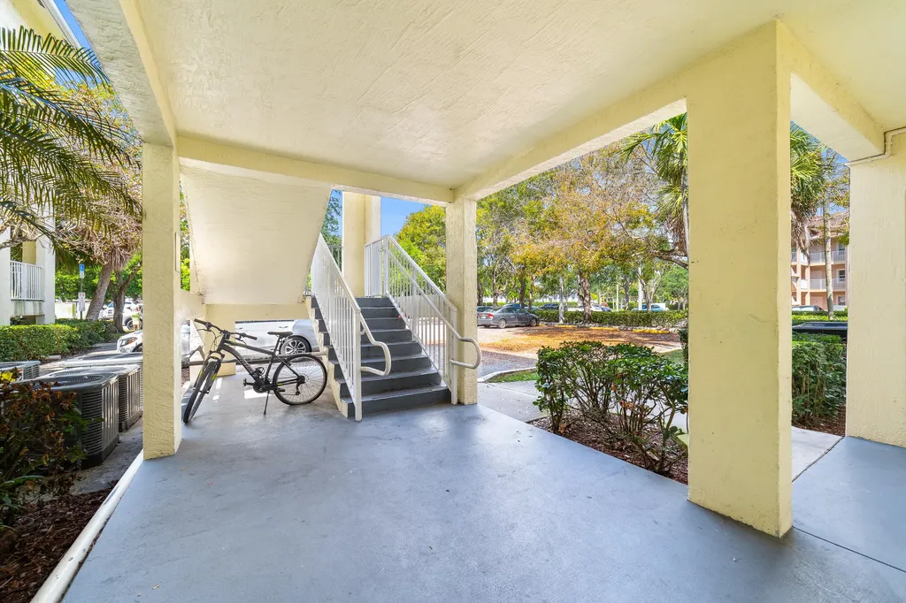 2901 Riverside Drive Coral Springs FL 33065