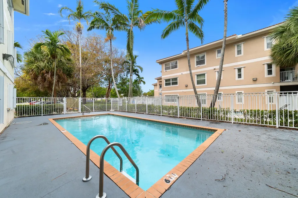 2901 Riverside Drive Coral Springs FL 33065