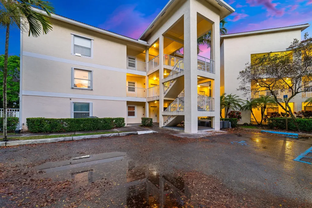 2901 Riverside Drive Coral Springs FL 33065