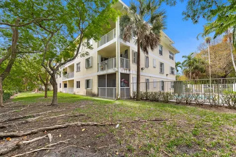 2901 Riverside Drive Coral Springs FL 33065
