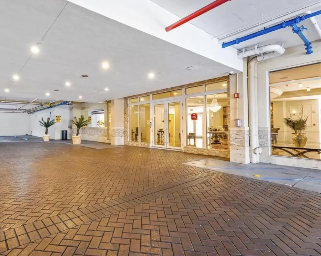 3232 Coral Way Miami FL 33145