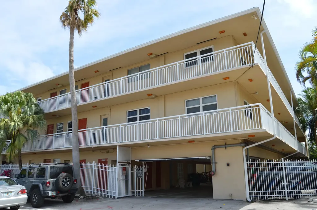 1500 SE 15th Street Fort Lauderdale FL 33316