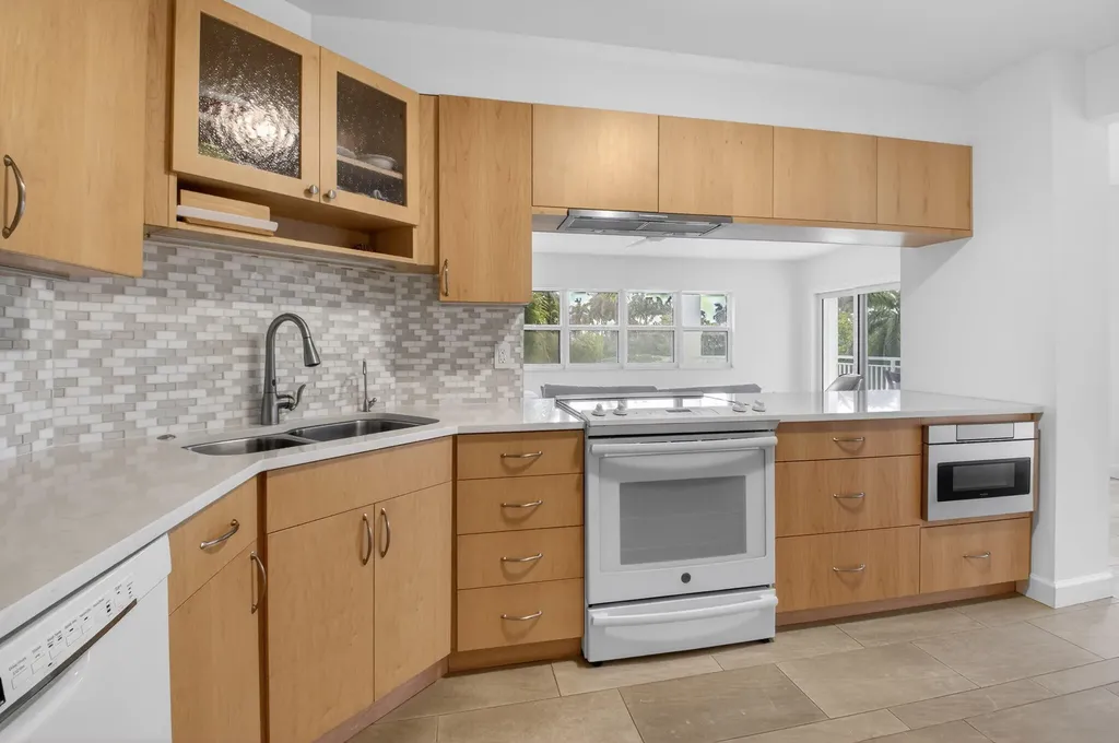 1000 Lowry Street Delray Beach FL 33483