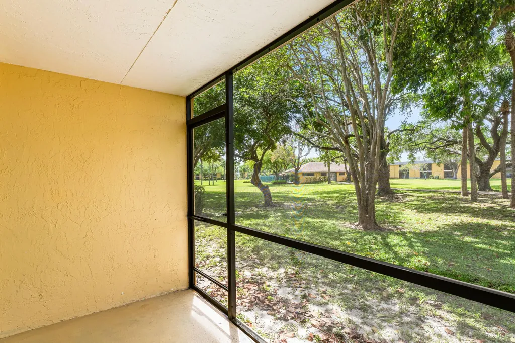 507 Meadows Circle Boynton Beach FL 33436