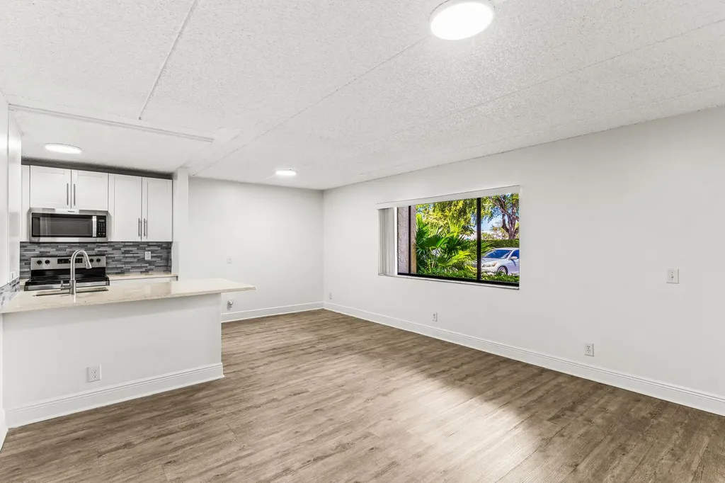507 Meadows Circle Boynton Beach FL 33436
