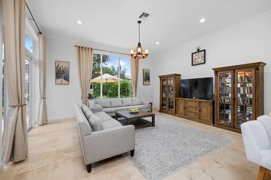 8605 Club Estates Way Lake Worth FL 33467