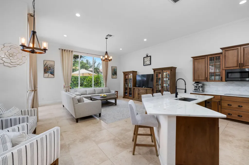8605 Club Estates Way Lake Worth FL 33467