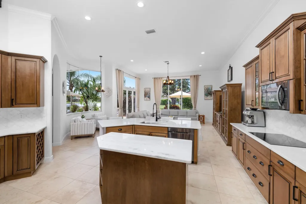 8605 Club Estates Way Lake Worth FL 33467