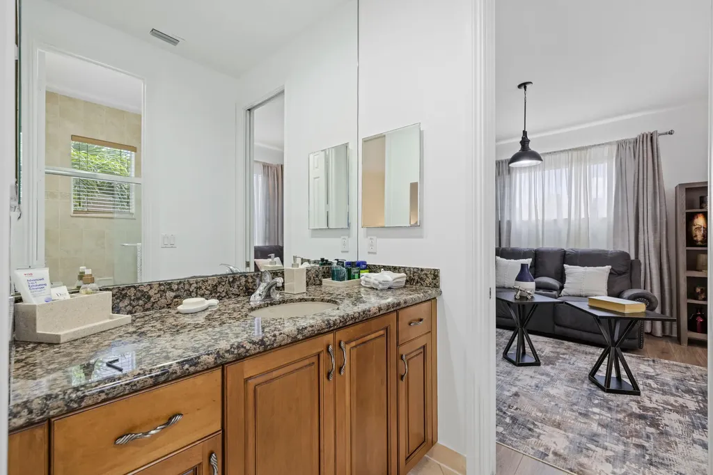 8605 Club Estates Way Lake Worth FL 33467