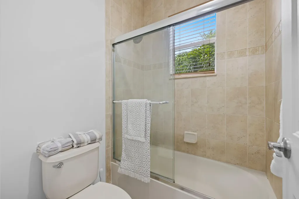 8605 Club Estates Way Lake Worth FL 33467