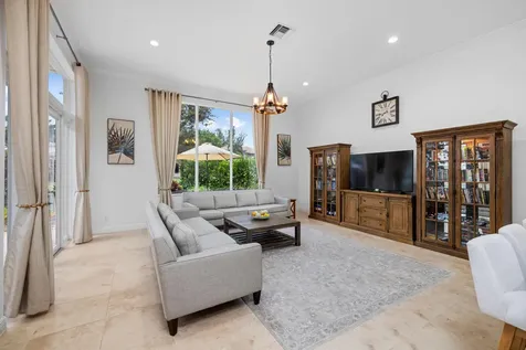 8605 Club Estates Way Lake Worth FL 33467