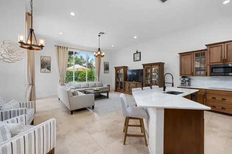 8605 Club Estates Way Lake Worth FL 33467