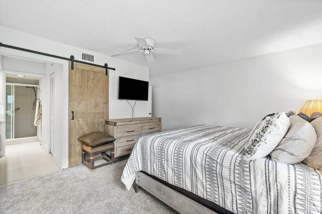 5121 Oakhill Lane Delray Beach FL 33484