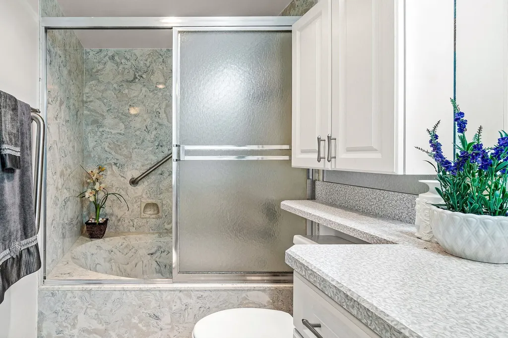 5121 Oakhill Lane Delray Beach FL 33484